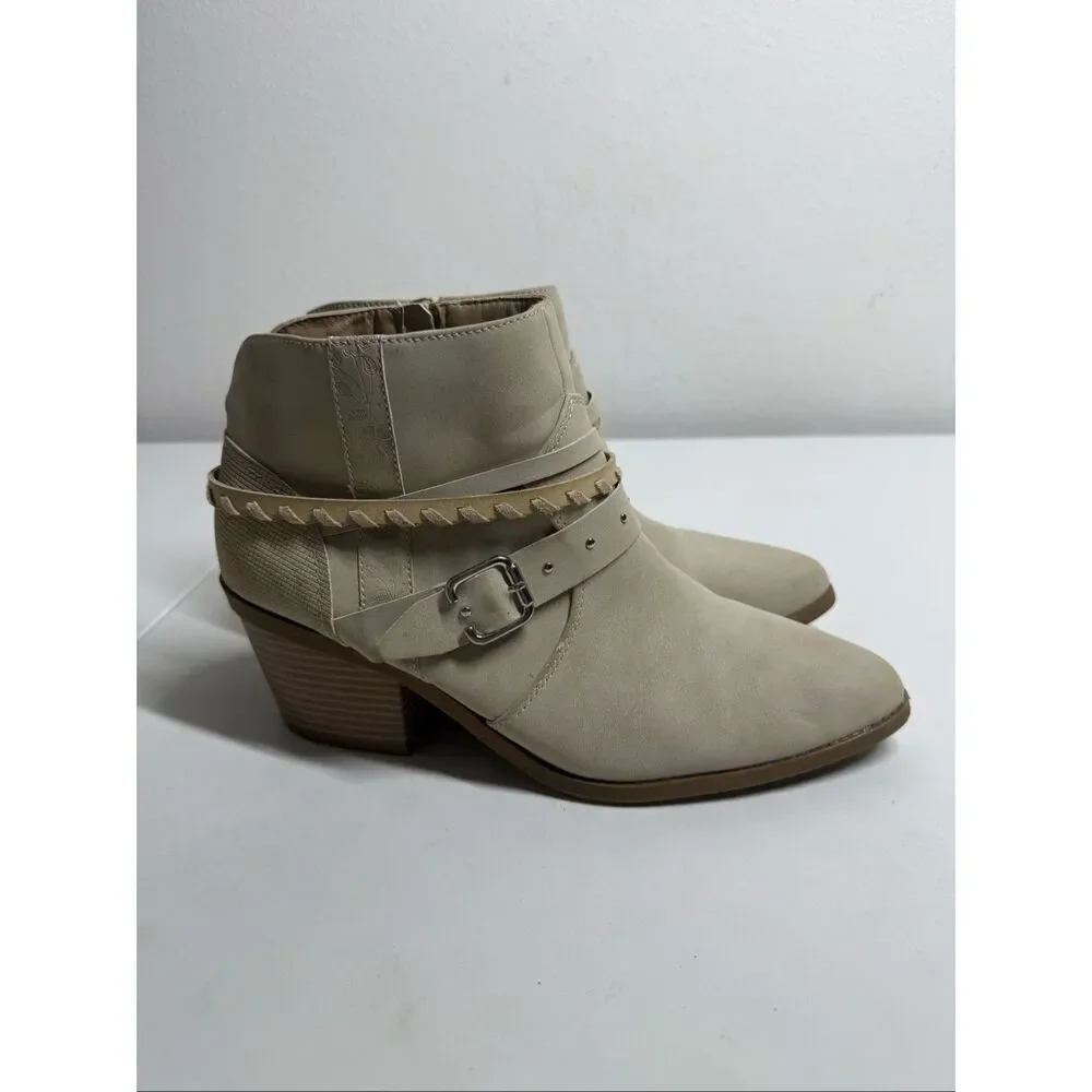 Maurices Elsa Belted Ankle Boot Size 11 Light Cream Beige